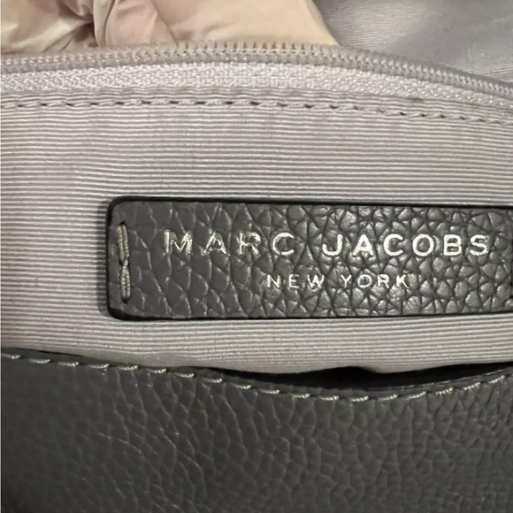 MARC JACOBS New York in Gray Leather Shoulder Bag - Picture 4 of 15